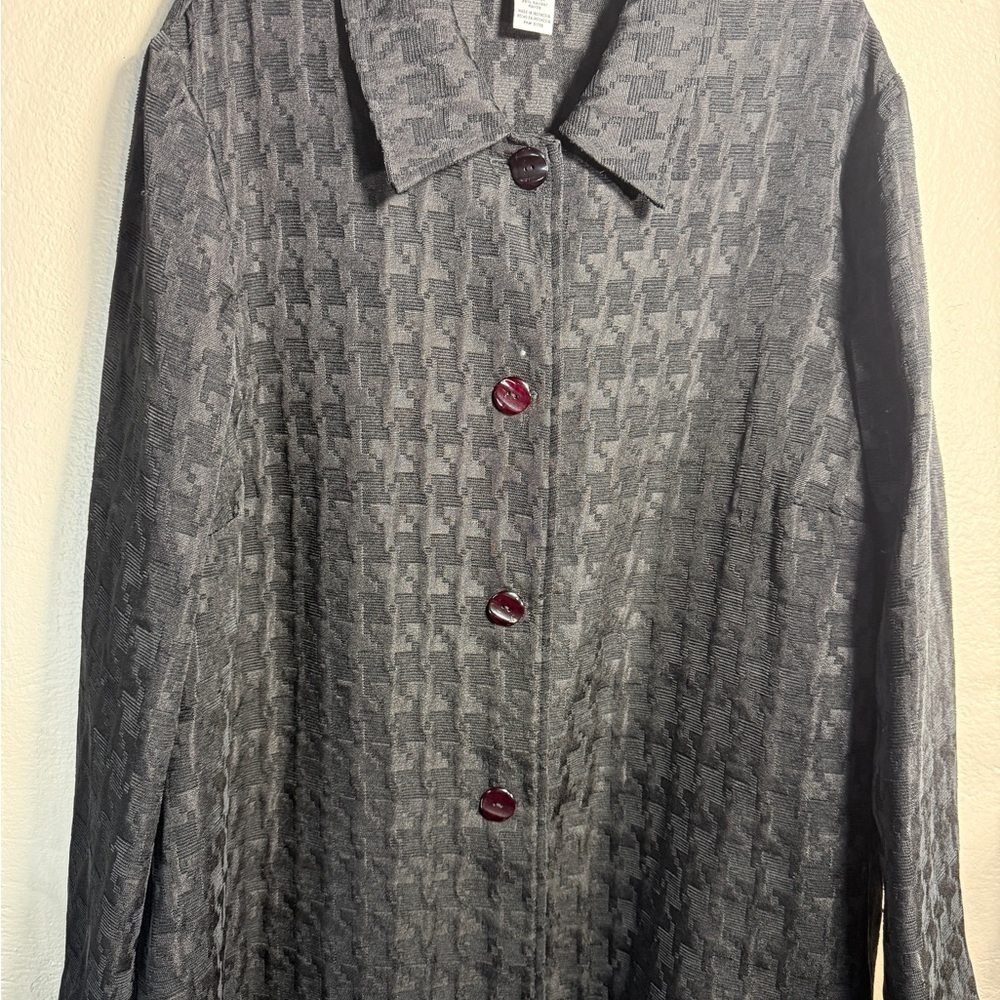 Sag Harbor Woman Textured Button-Front Jacket / Blouse – black